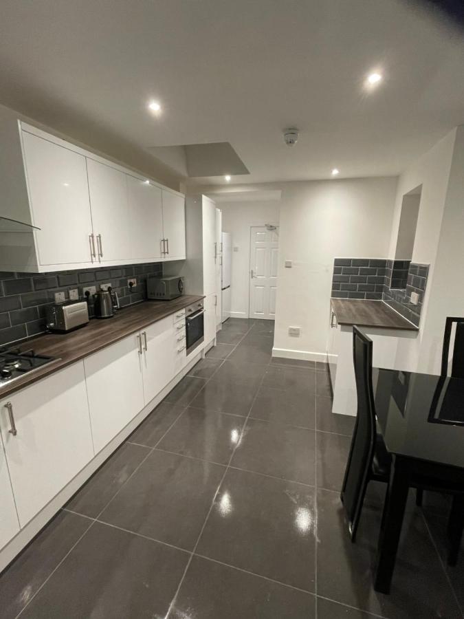 Vale Nky Apartment Rooms Лондон Екстер'єр фото